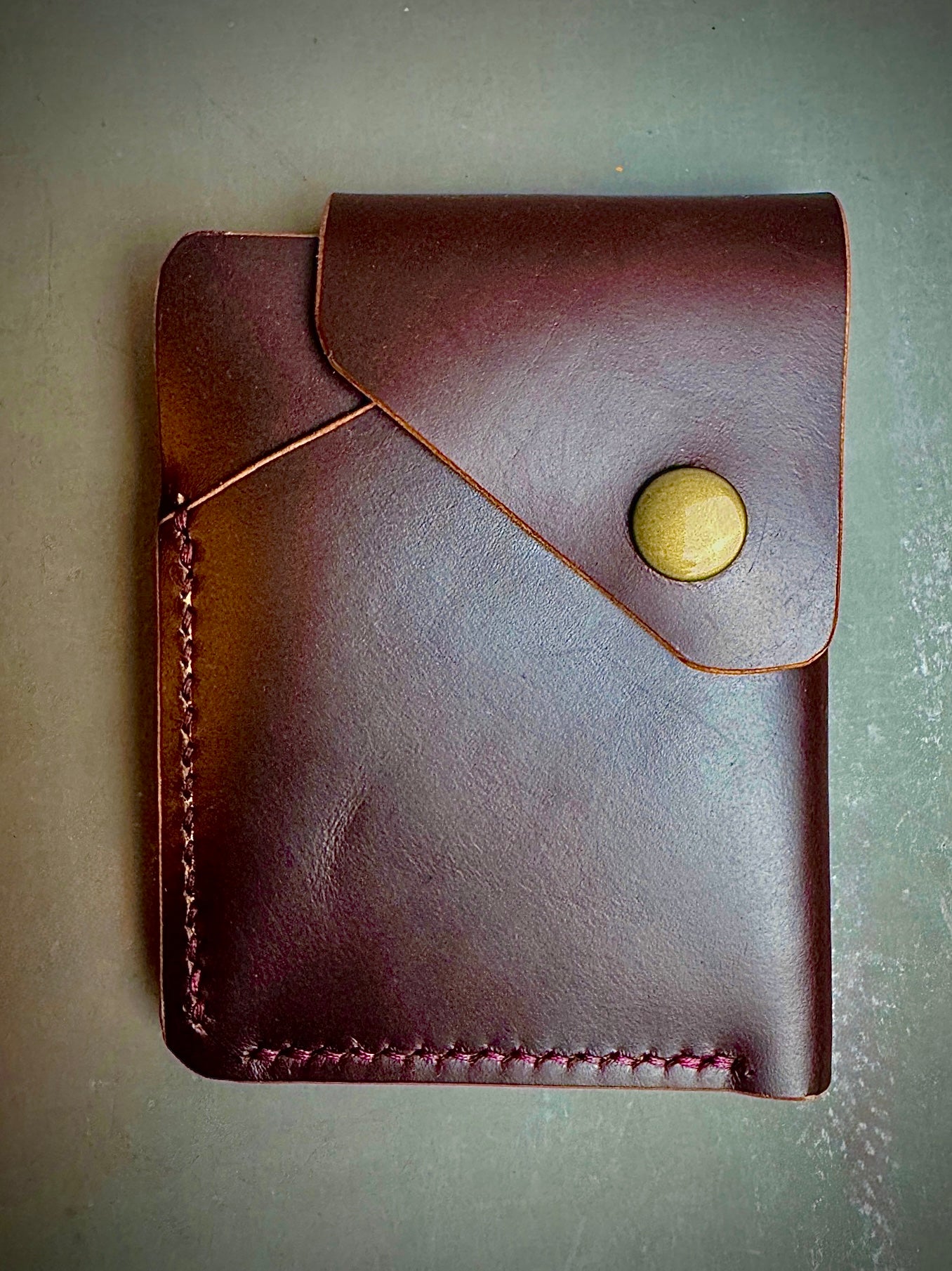 Minimalist snap wallet