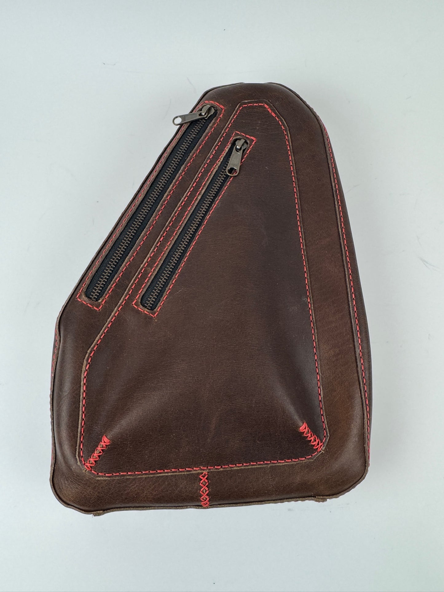 Tennessee sling bag - Horween Leather and Hand-Stitched Red Thread