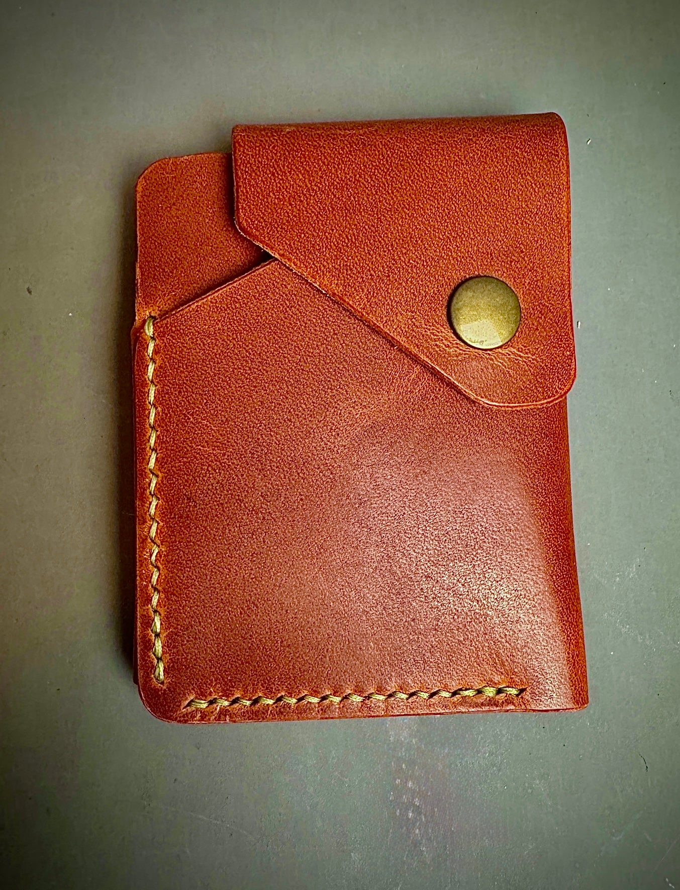 Minimalist snap wallet