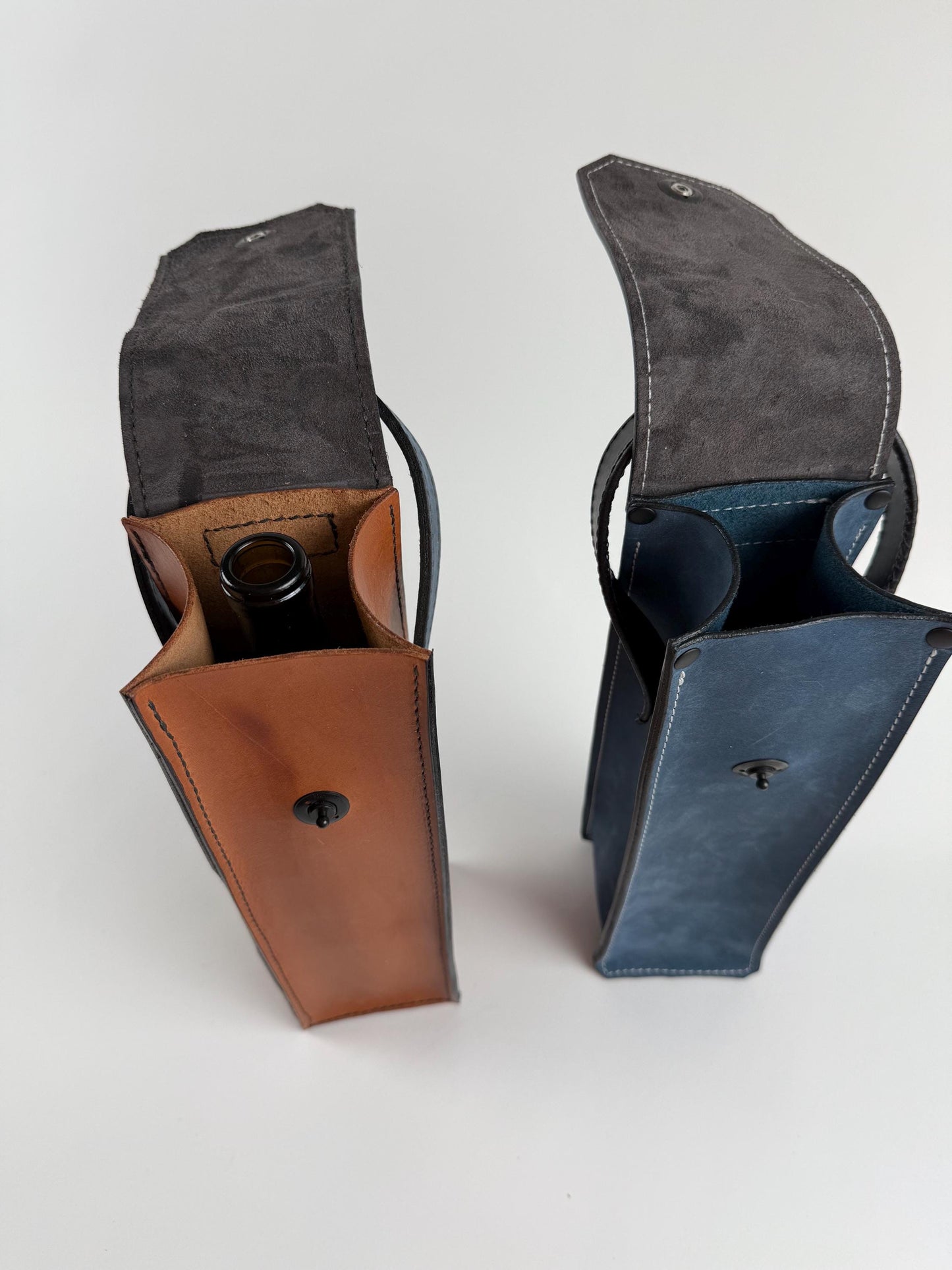 Handmade Leather Wine Tote, single-bottle, scotch tote, Horween leather, hand stitched