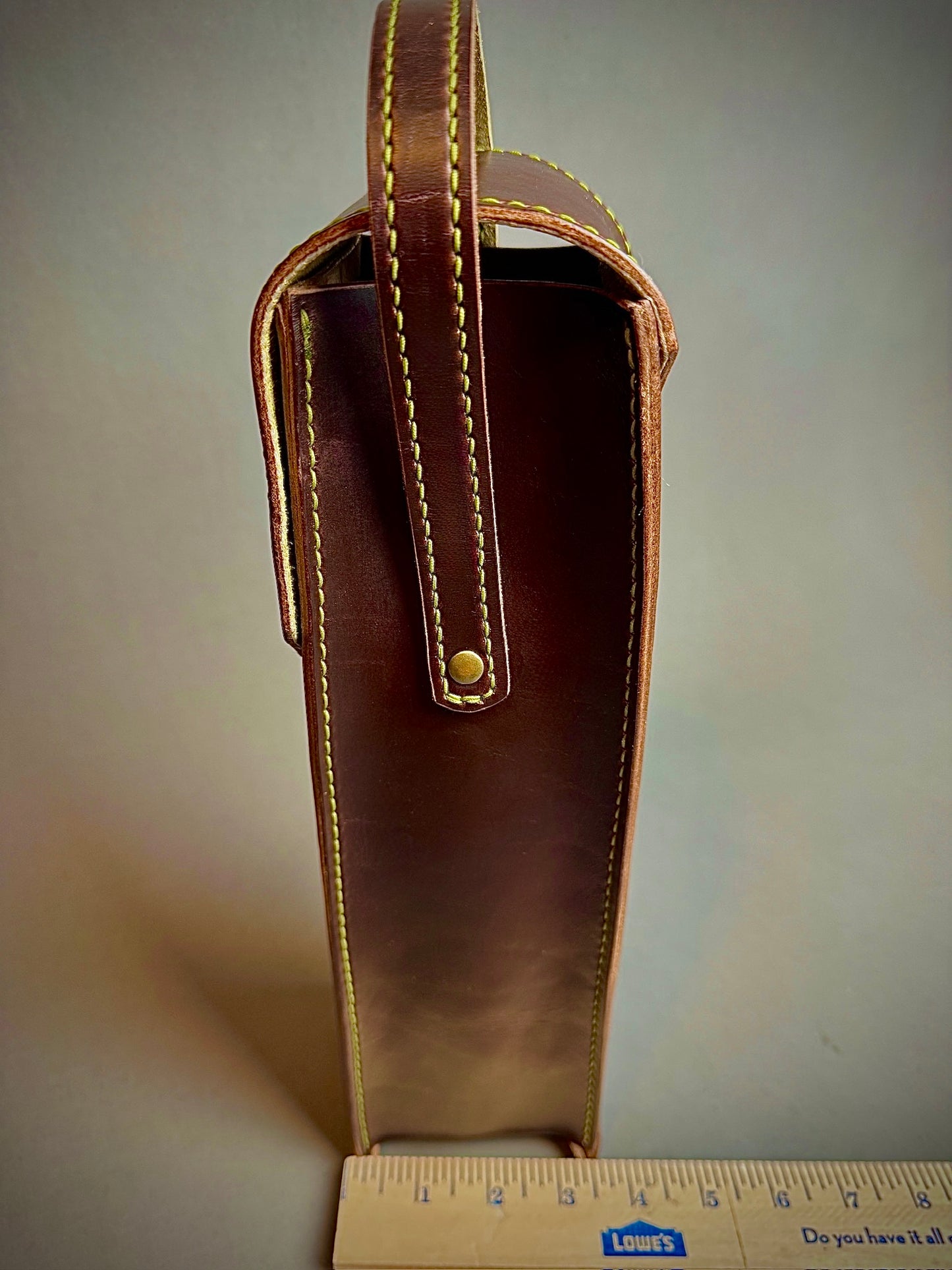 Handmade Leather Wine Tote, single-bottle, scotch tote, Horween leather, hand stitched