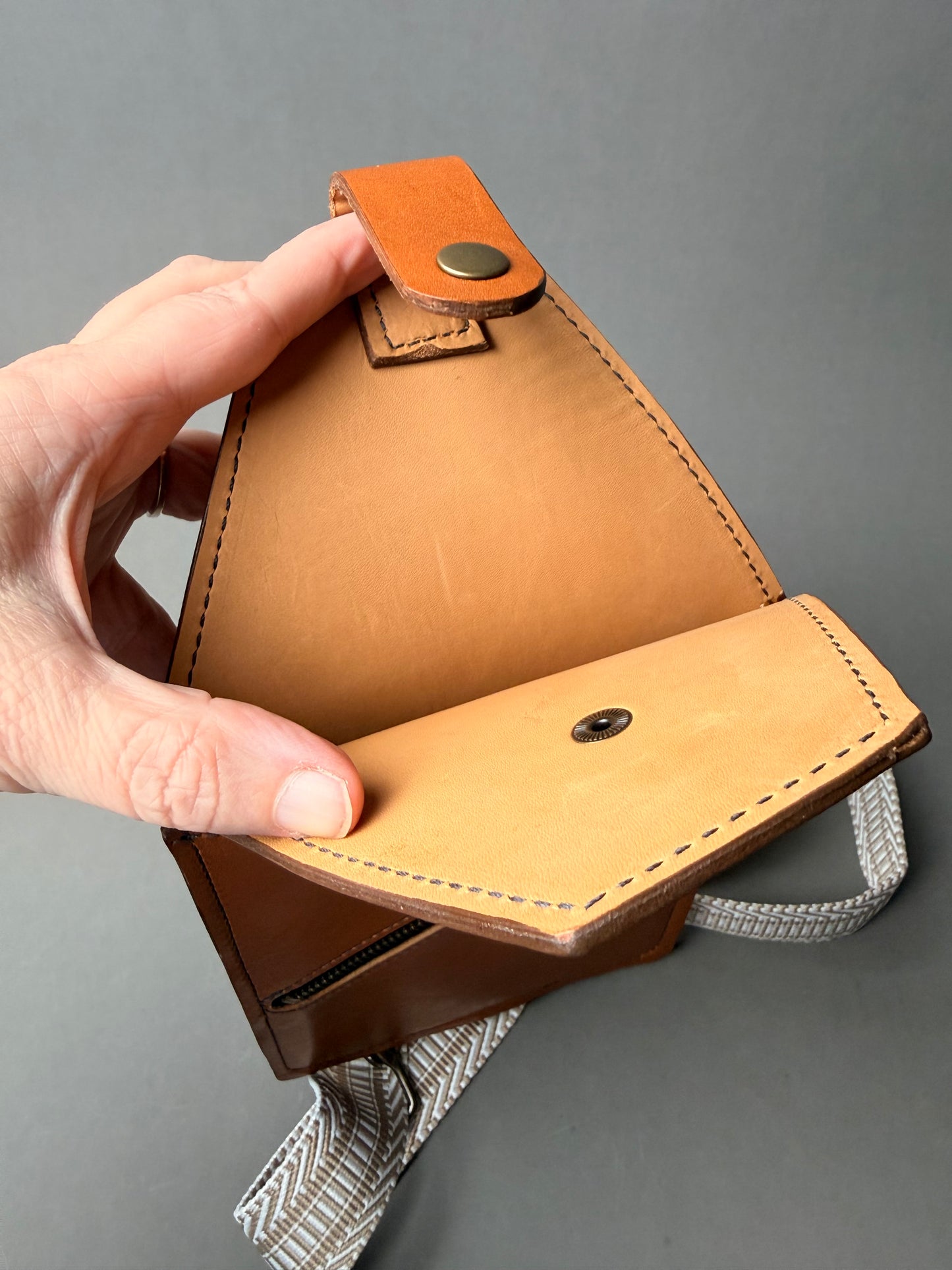 Sling bag / Crossbody bag - Horween leather (prototype)