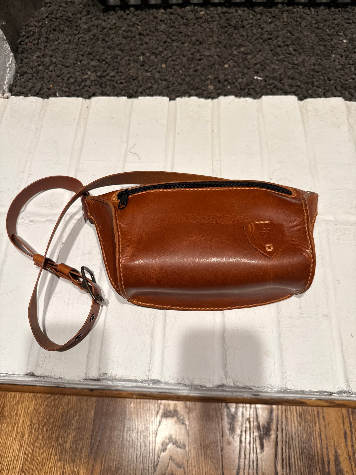 Curved Sling bag - Horween English Tan Dublin