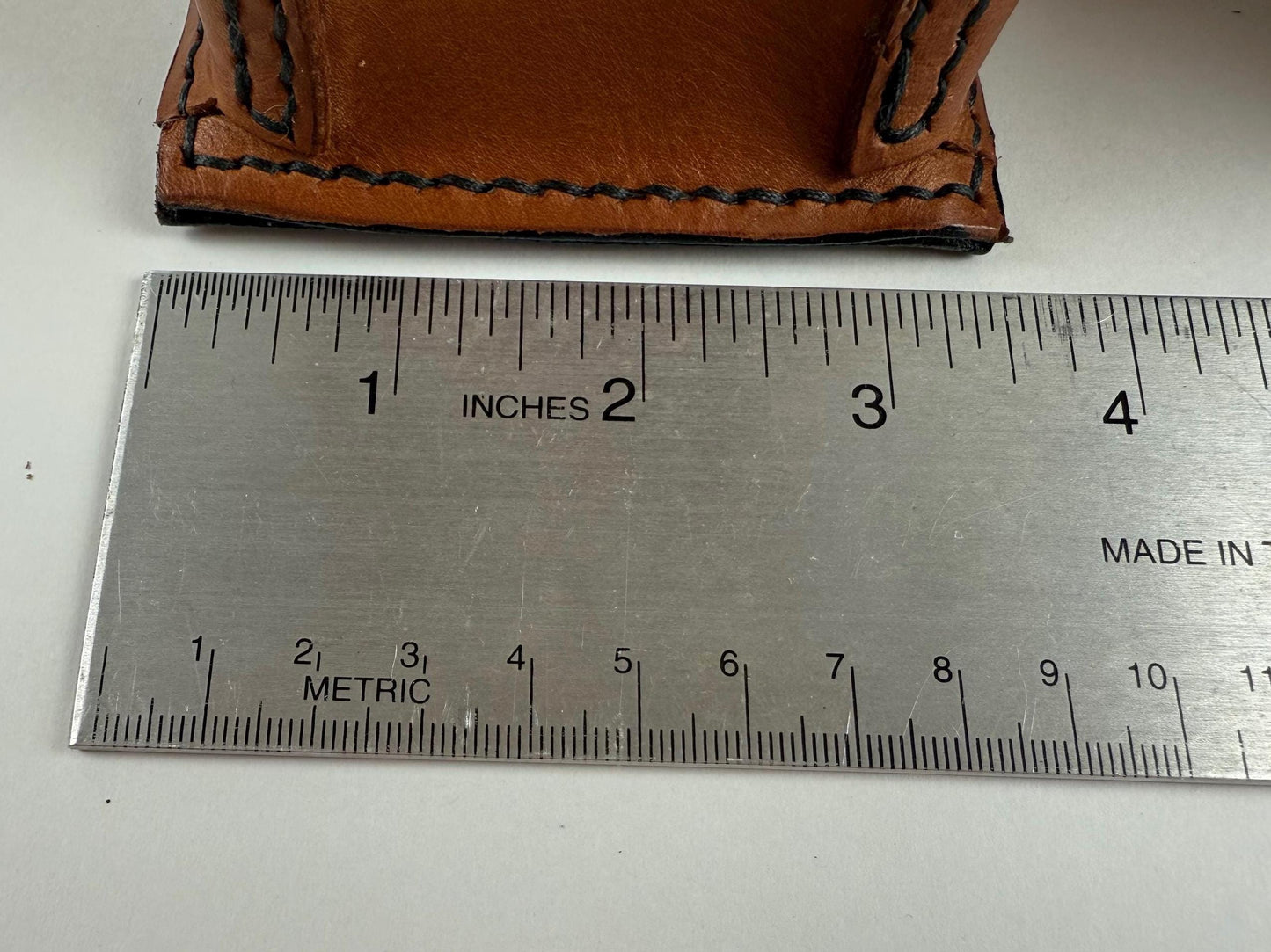 Handmade Leather Wine Tote, single-bottle, scotch tote, Horween leather, hand stitched