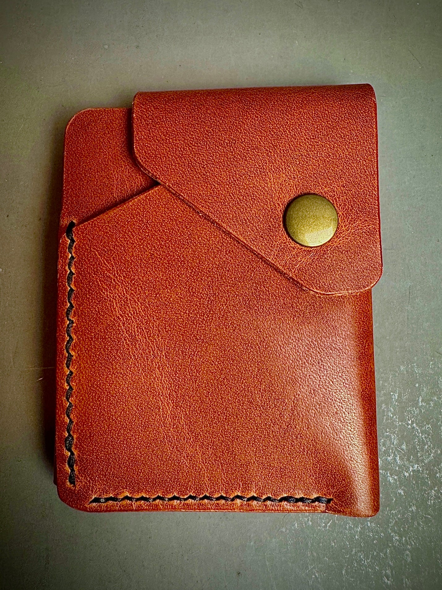 Minimalist snap wallet