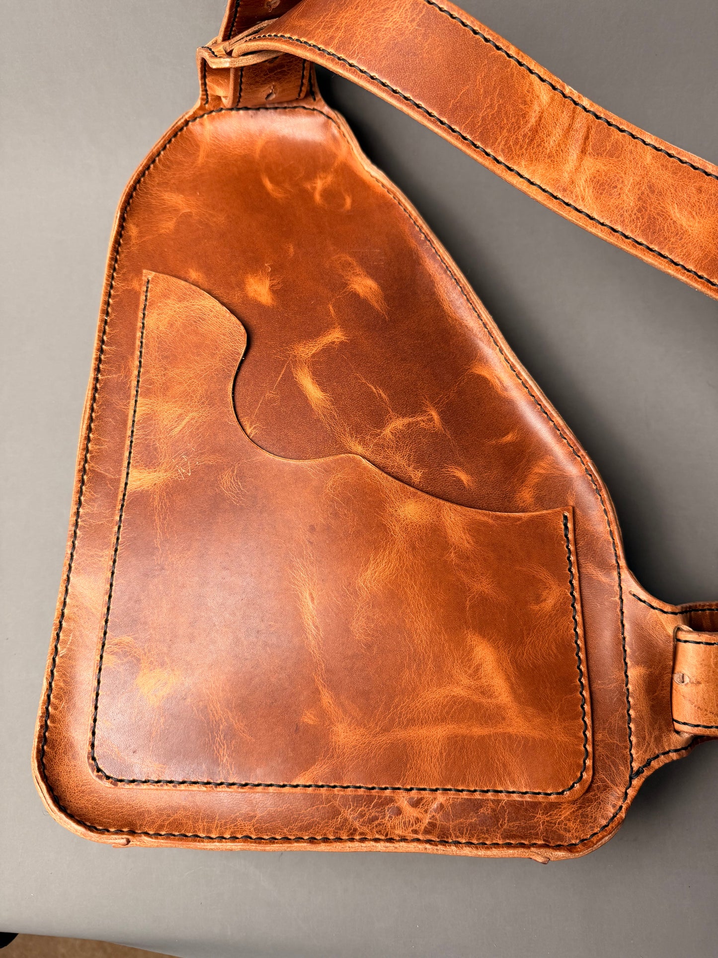 Tennessee sling bag - Horween Leather and Hand-Stitched