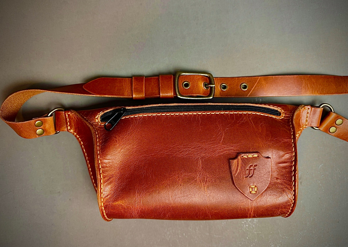 Curved Sling bag - Horween English Tan Dublin