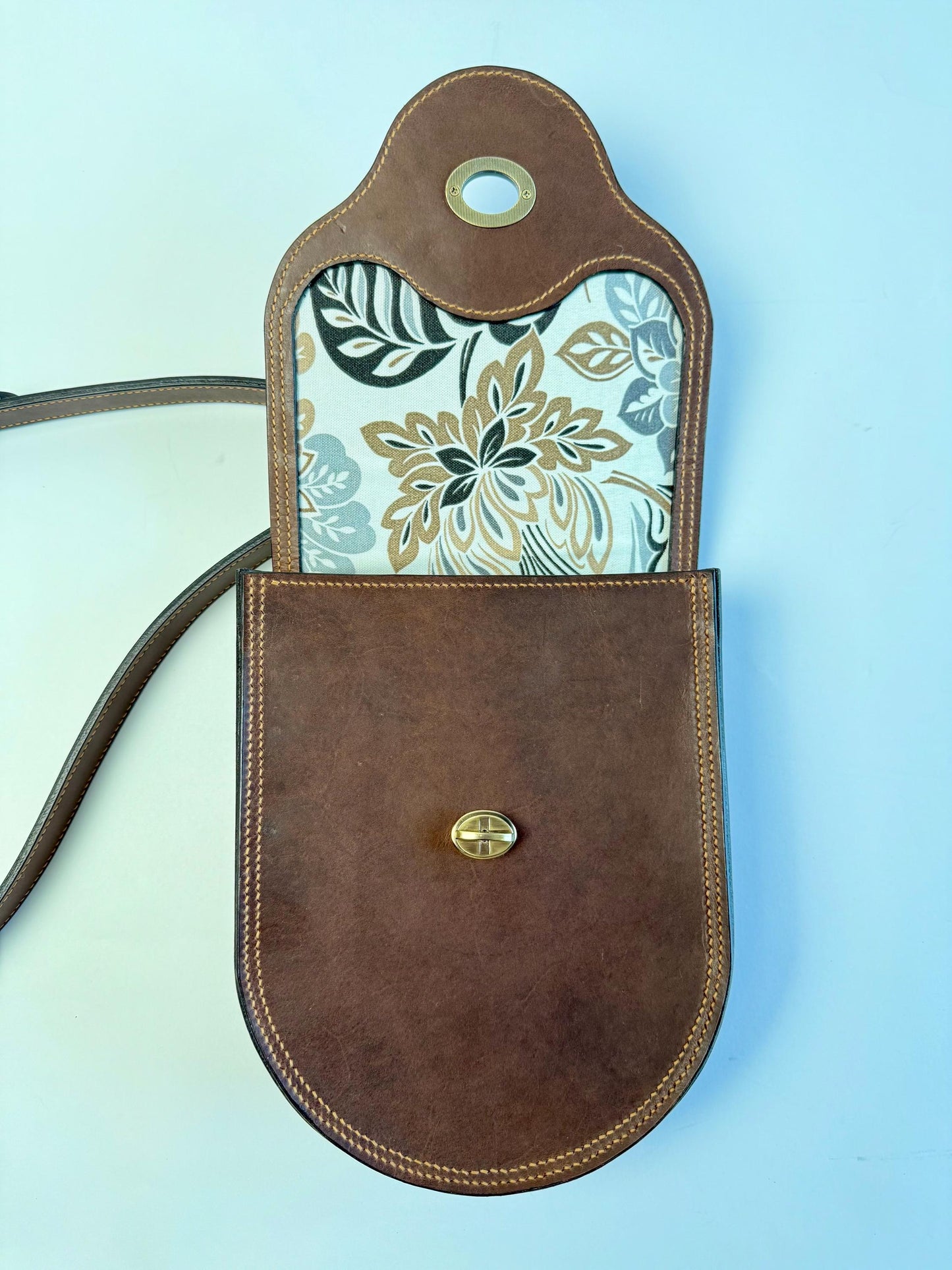 Handmade Leather Horseshoe-style Crossbody Bag with Tan thread - Fully Lined Floral Canvas - Horween leather - Hand-Stitched