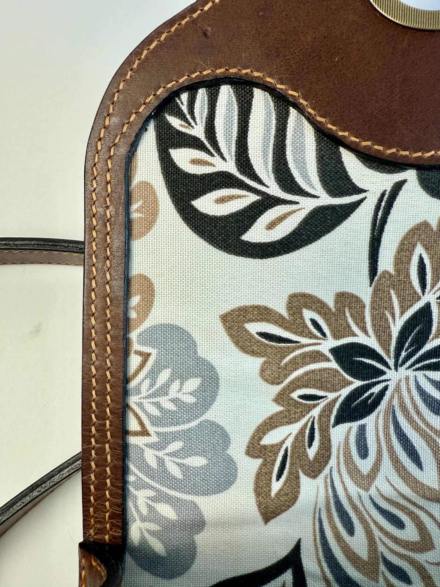 Handmade Leather Horseshoe-style Crossbody Bag with Tan thread - Fully Lined Floral Canvas - Horween leather - Hand-Stitched
