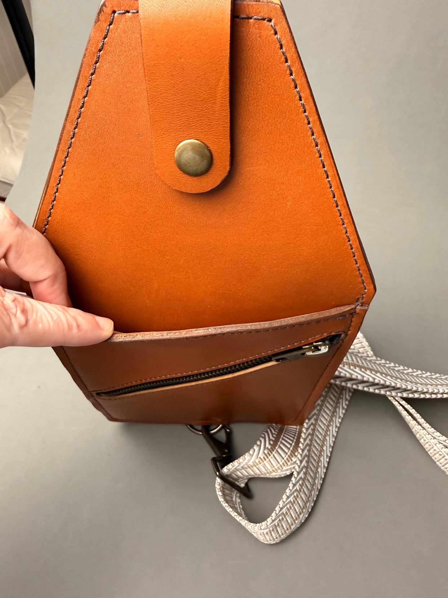 Sling bag / Crossbody bag - Horween leather (prototype)