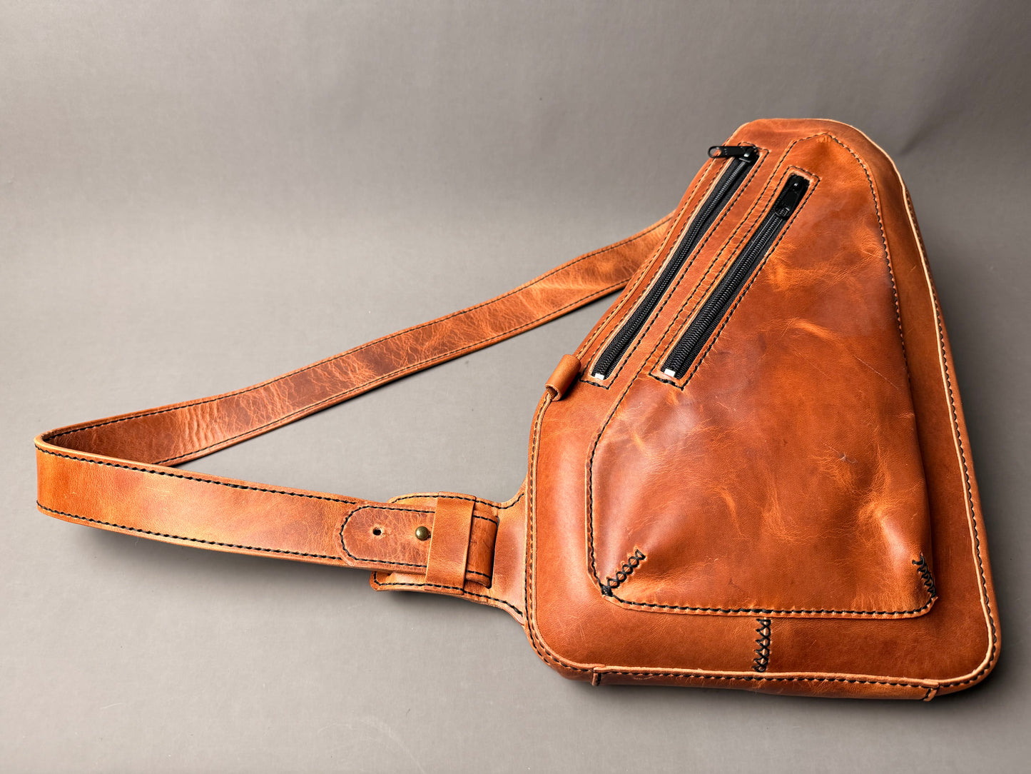 Tennessee sling bag - Horween Leather and Hand-Stitched
