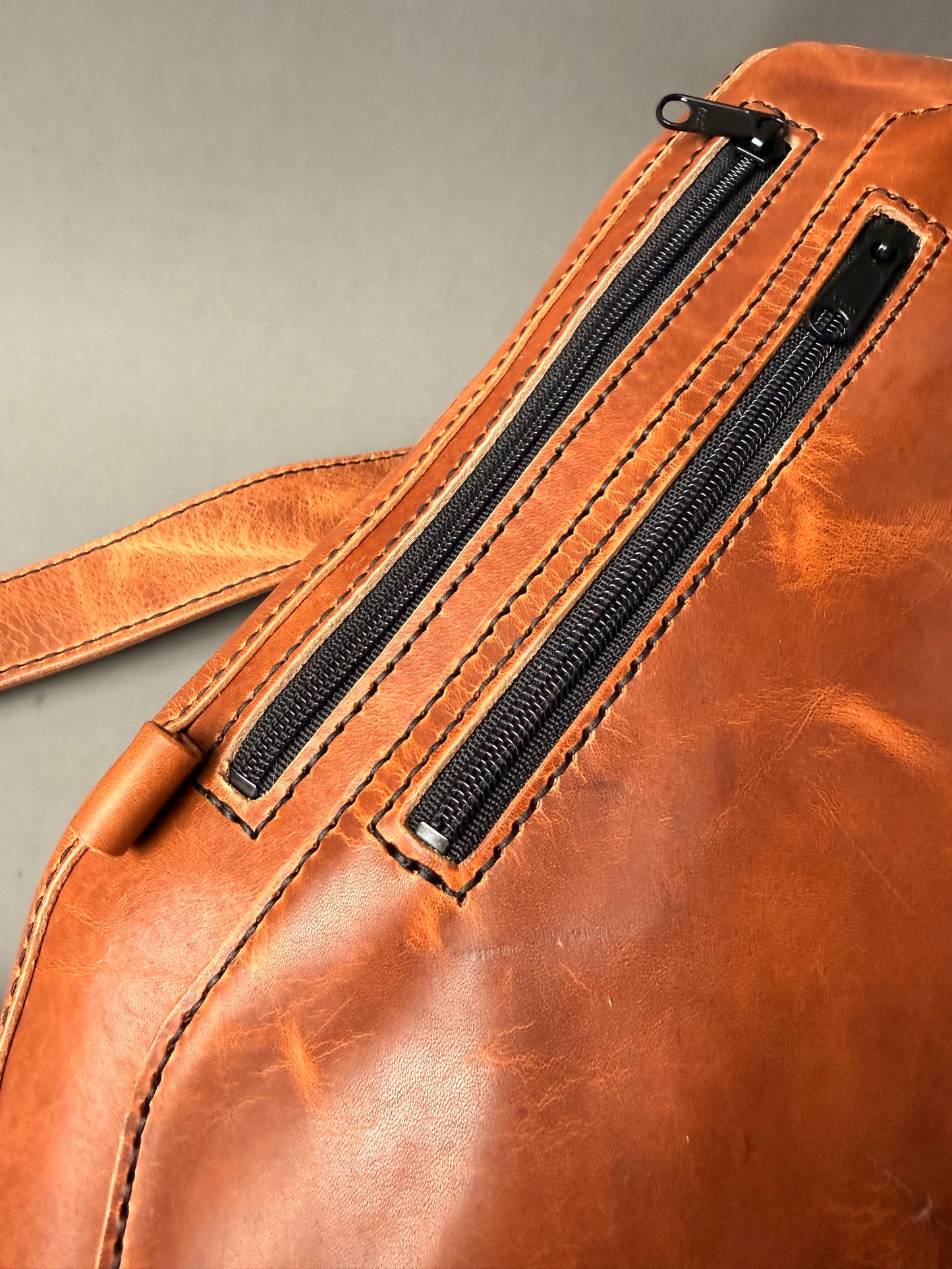 Tennessee sling bag - Horween Leather and Hand-Stitched