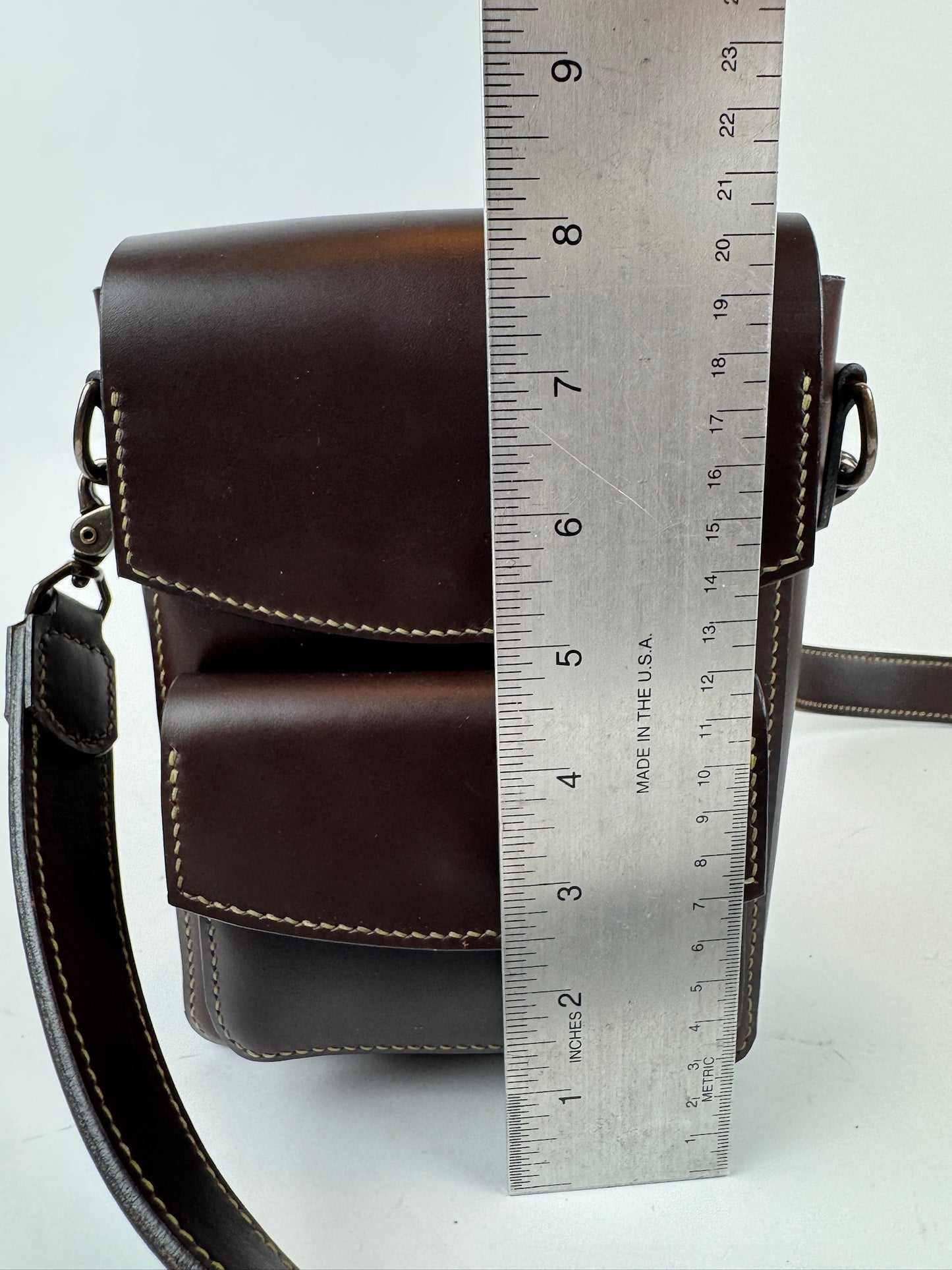 Multi-Pocket crossbody bag - Horween leather