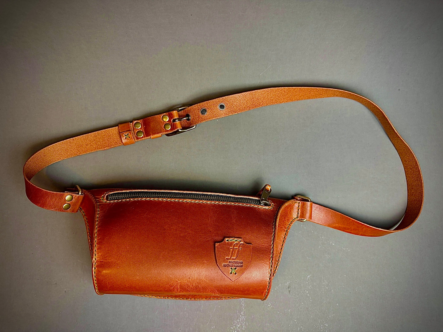 Curved Sling bag - Horween English Tan Dublin