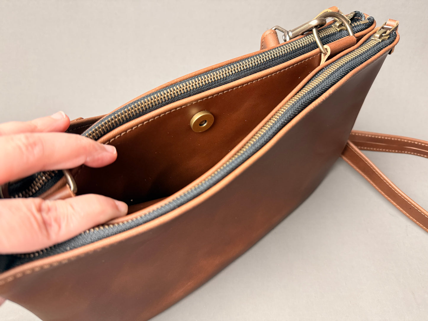 Dual-zipper crossbody bag - Horween leather (prototype)
