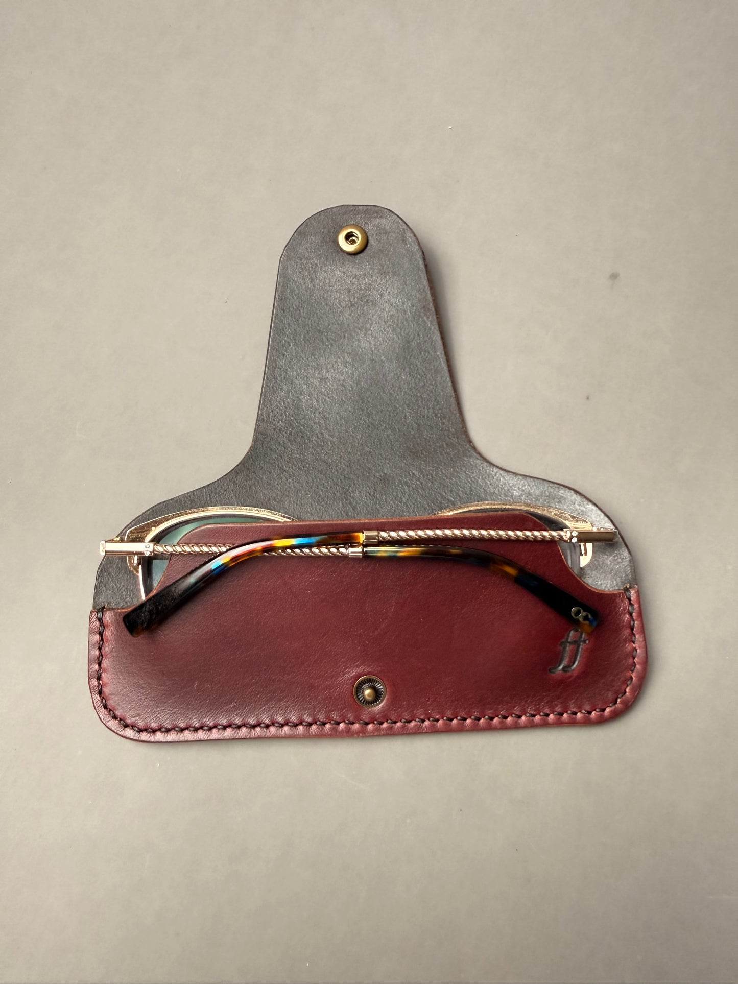 Leather Sunglasses Case / Eyeglasses Case - Minimalist Version