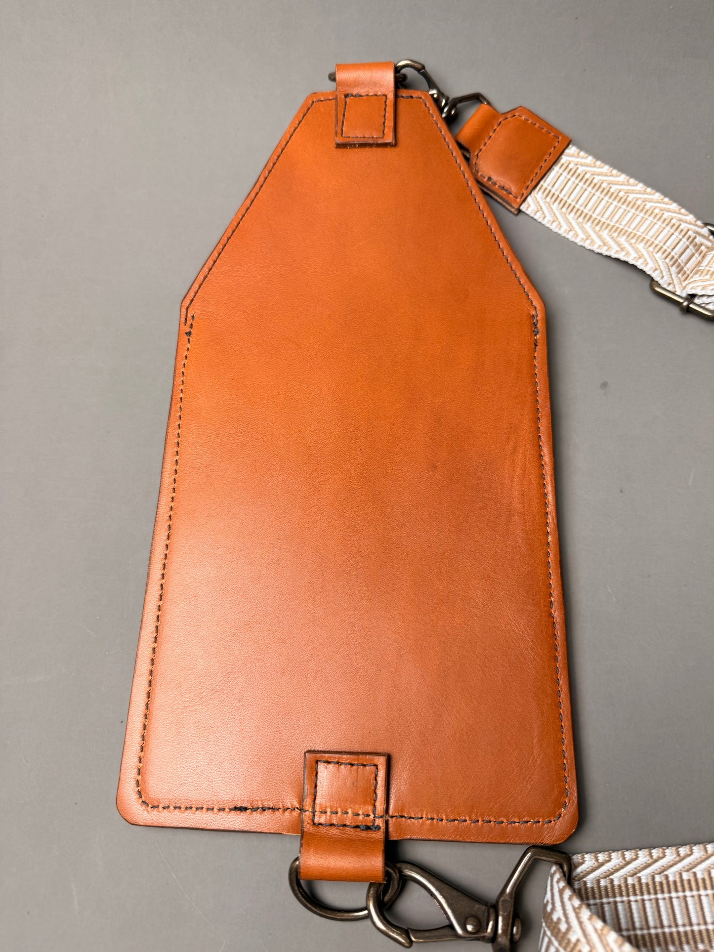 Sling bag / Crossbody bag - Horween leather (prototype)