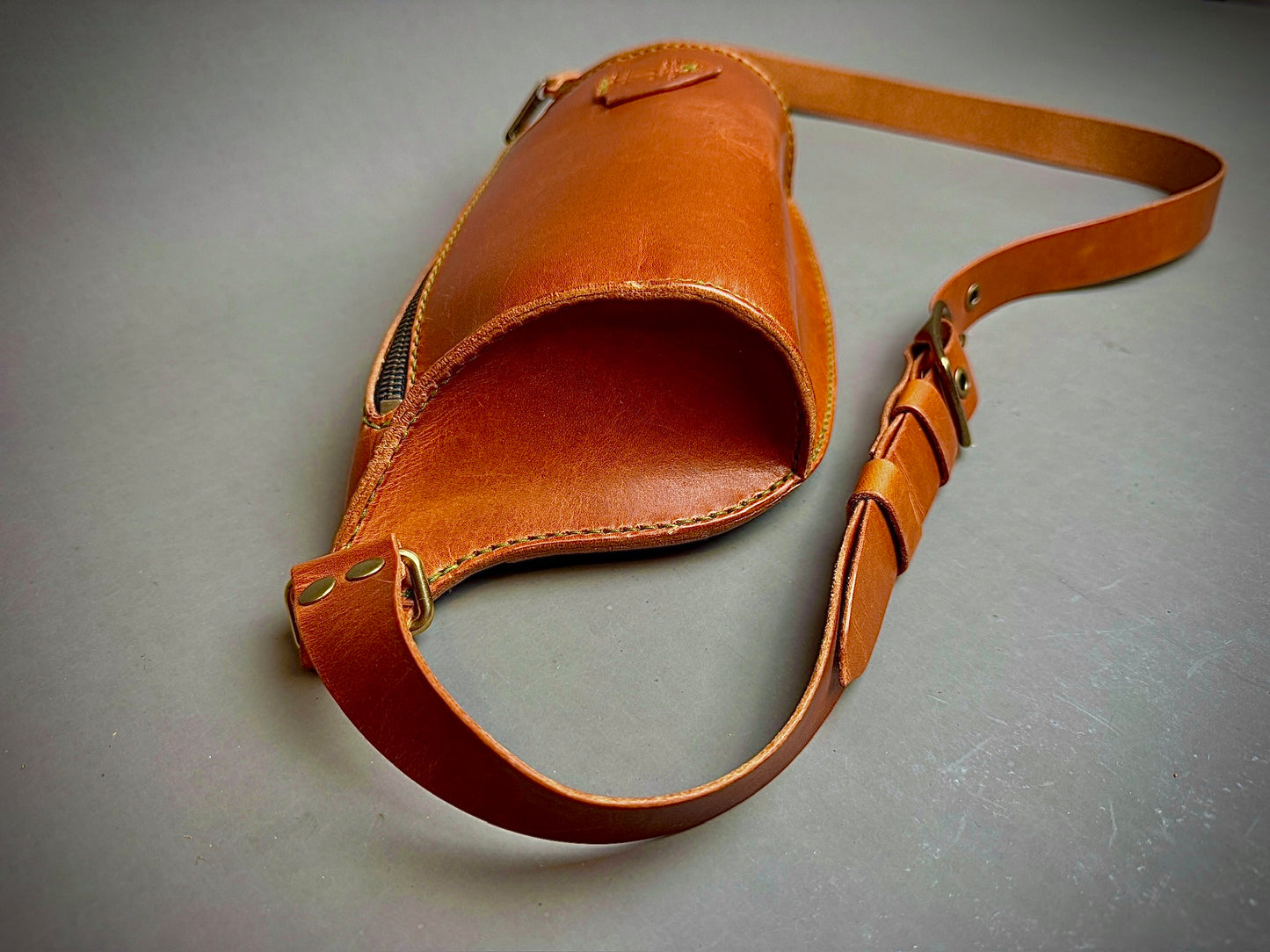 Curved Sling bag - Horween English Tan Dublin