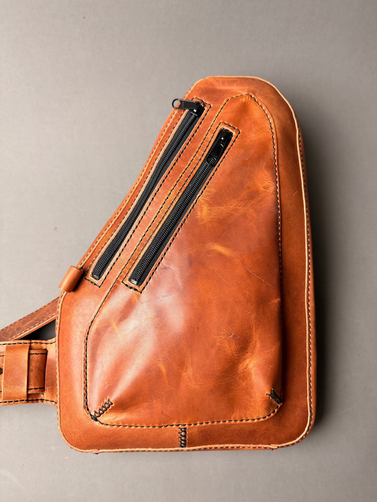 Tennessee sling bag - Horween Leather and Hand-Stitched
