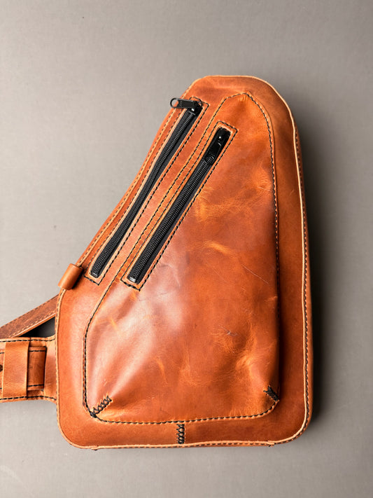 Tennessee sling bag - Horween Leather and Hand-Stitched